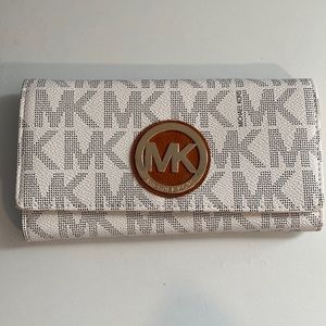 Like New Michael Kors Wallet